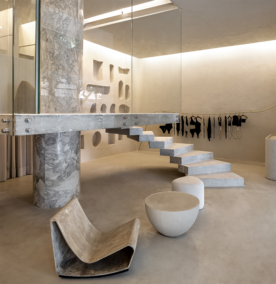 R. DIAS FERREIRA, 217