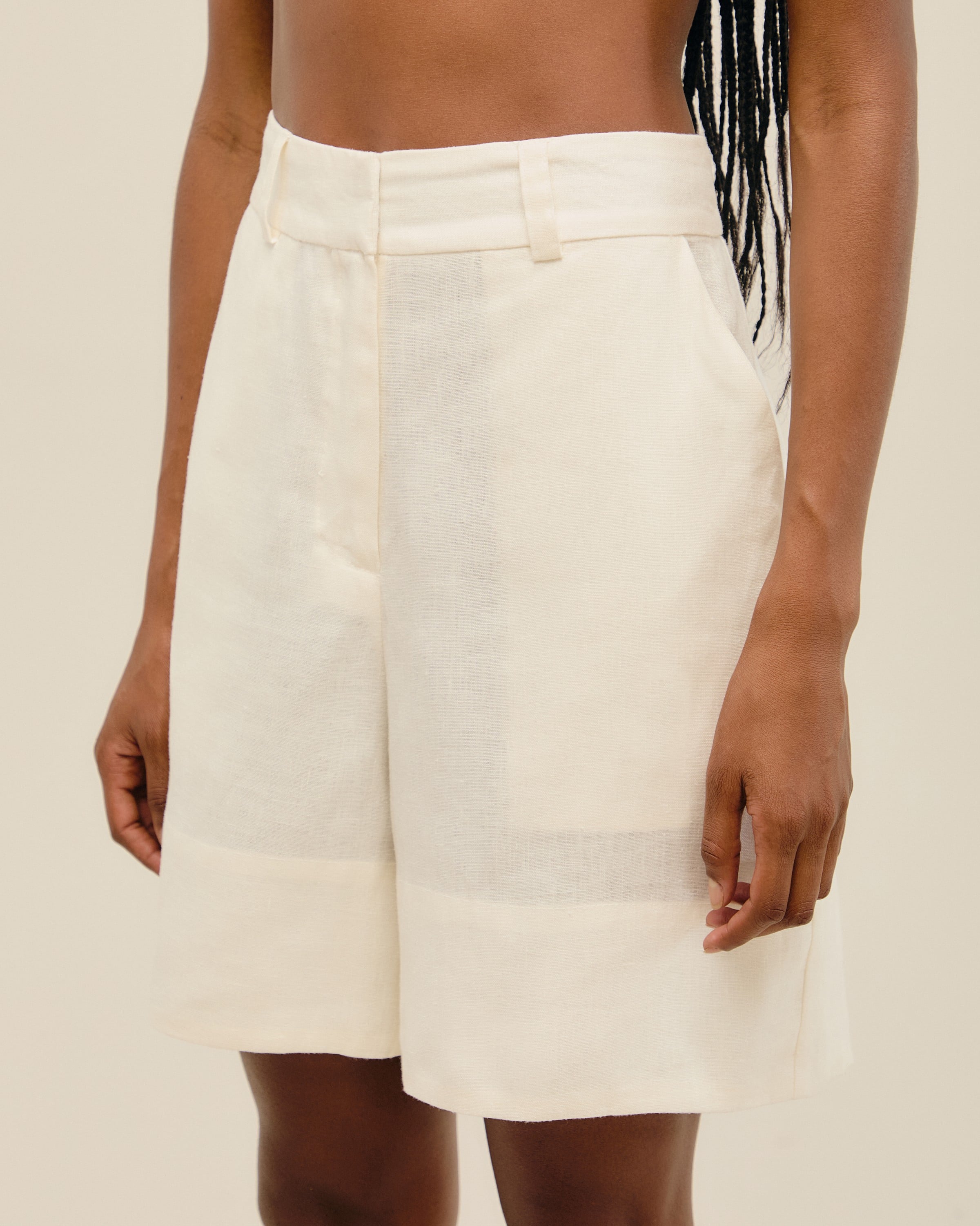 Bermuda Giovana Linho Off-White