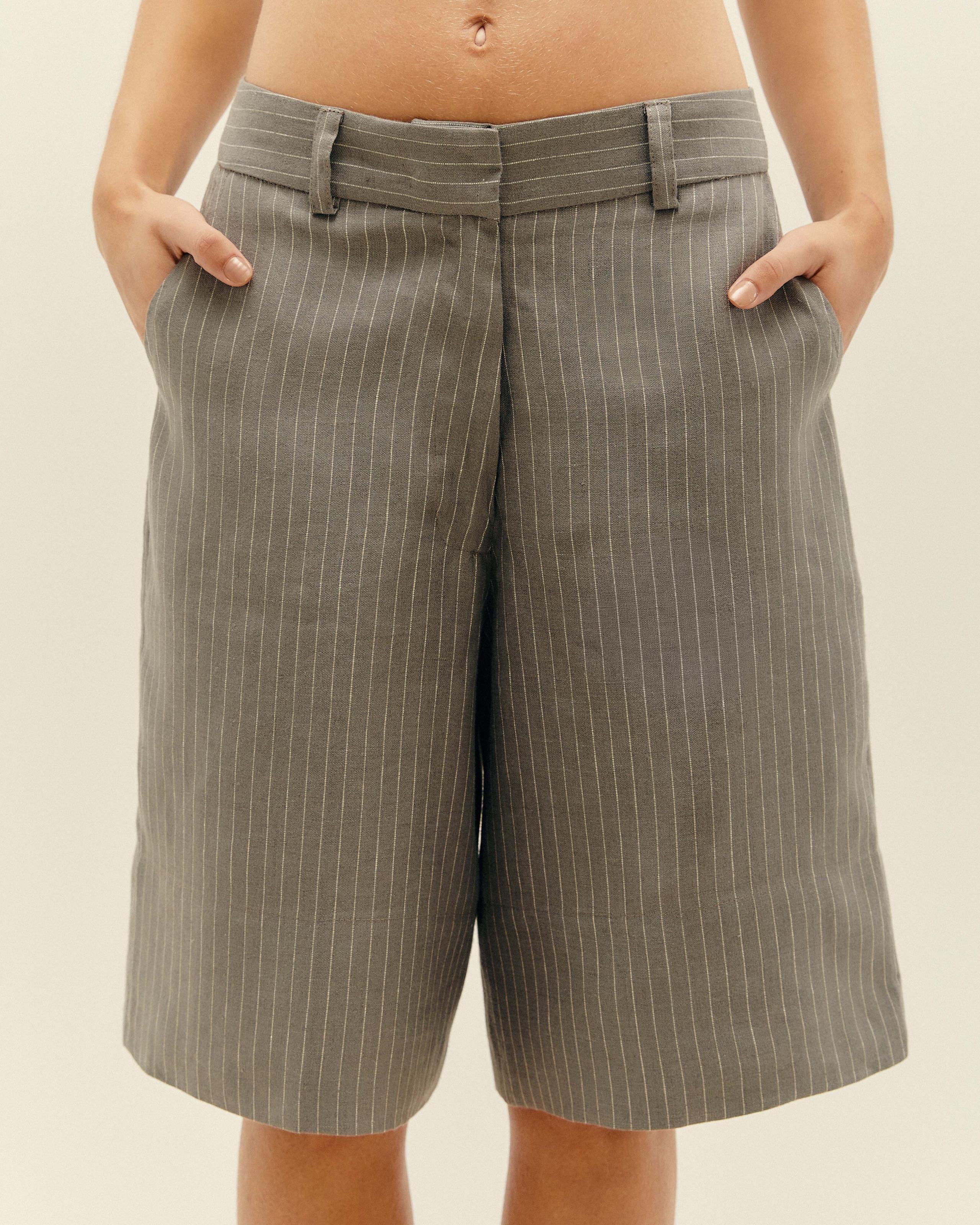 Bermuda Julia Linho Risca De Giz