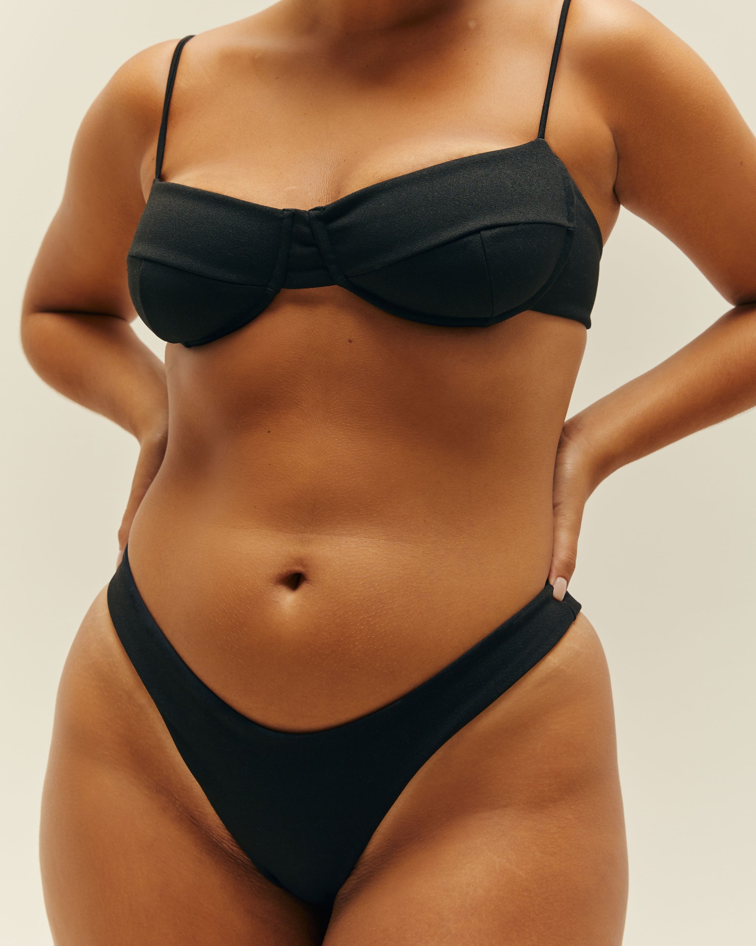 Calcinha Leila Crepe Preto