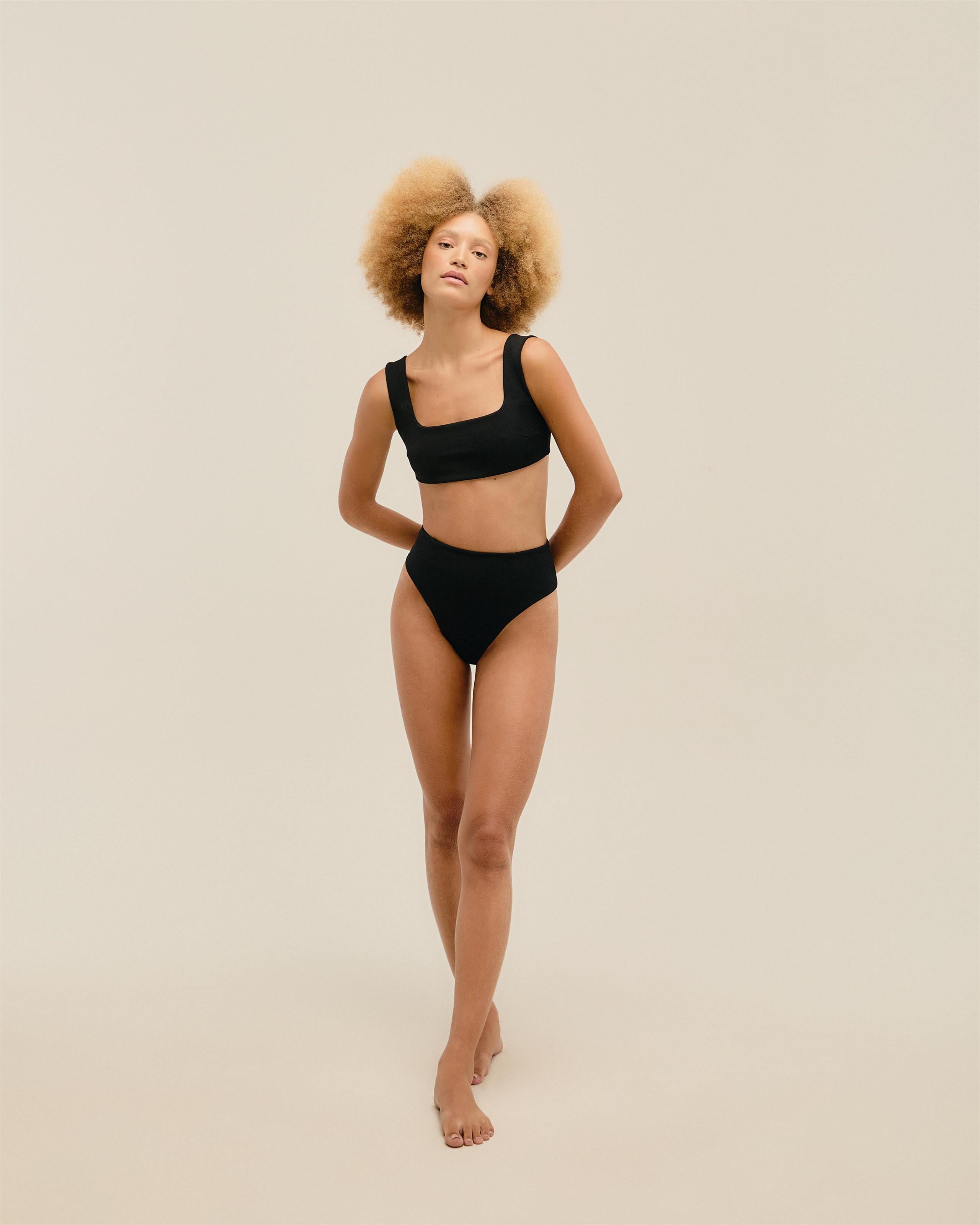 Hotpants Clássica Crepe Preto