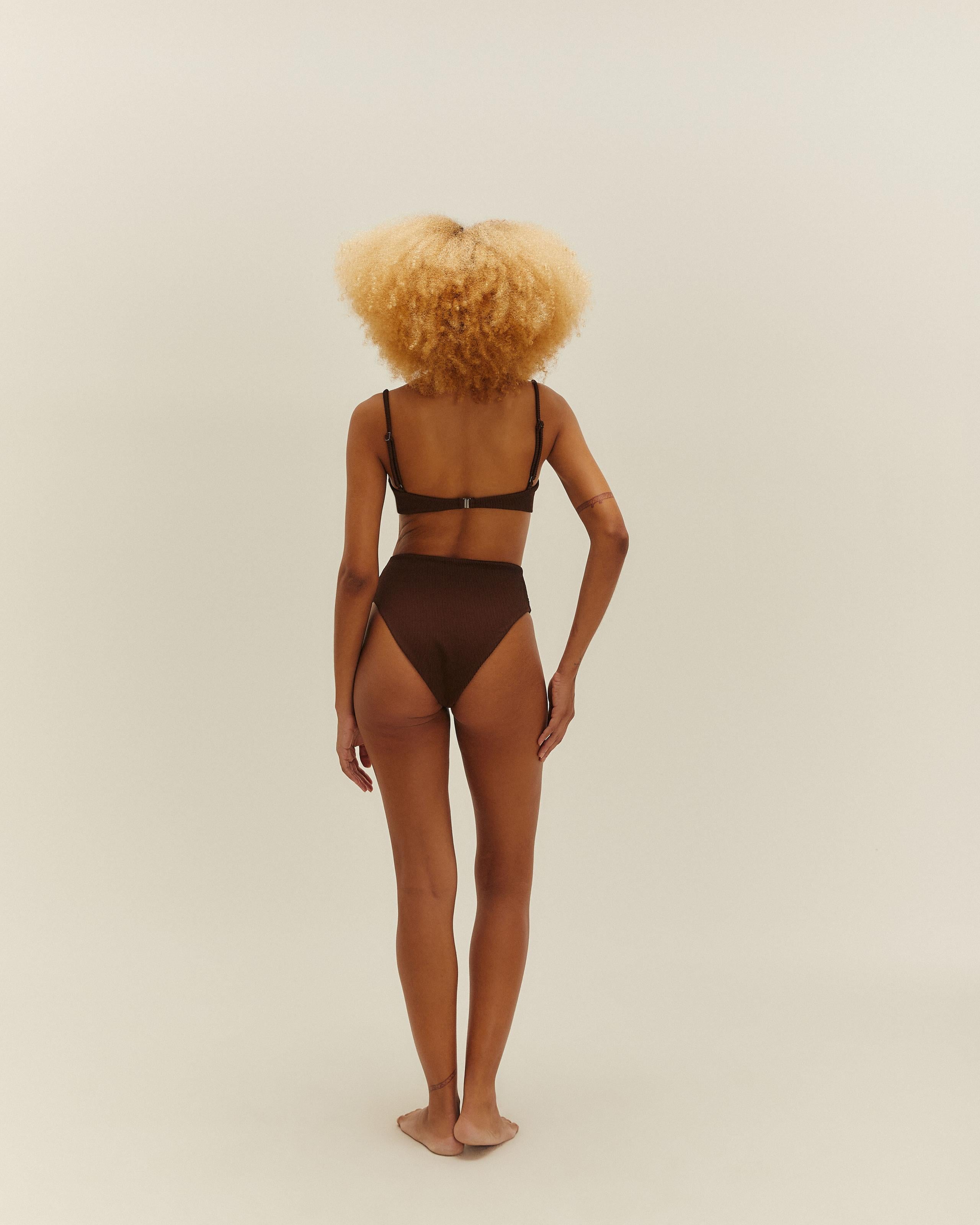 Hotpants Clássica Nervura Marrom Brauna