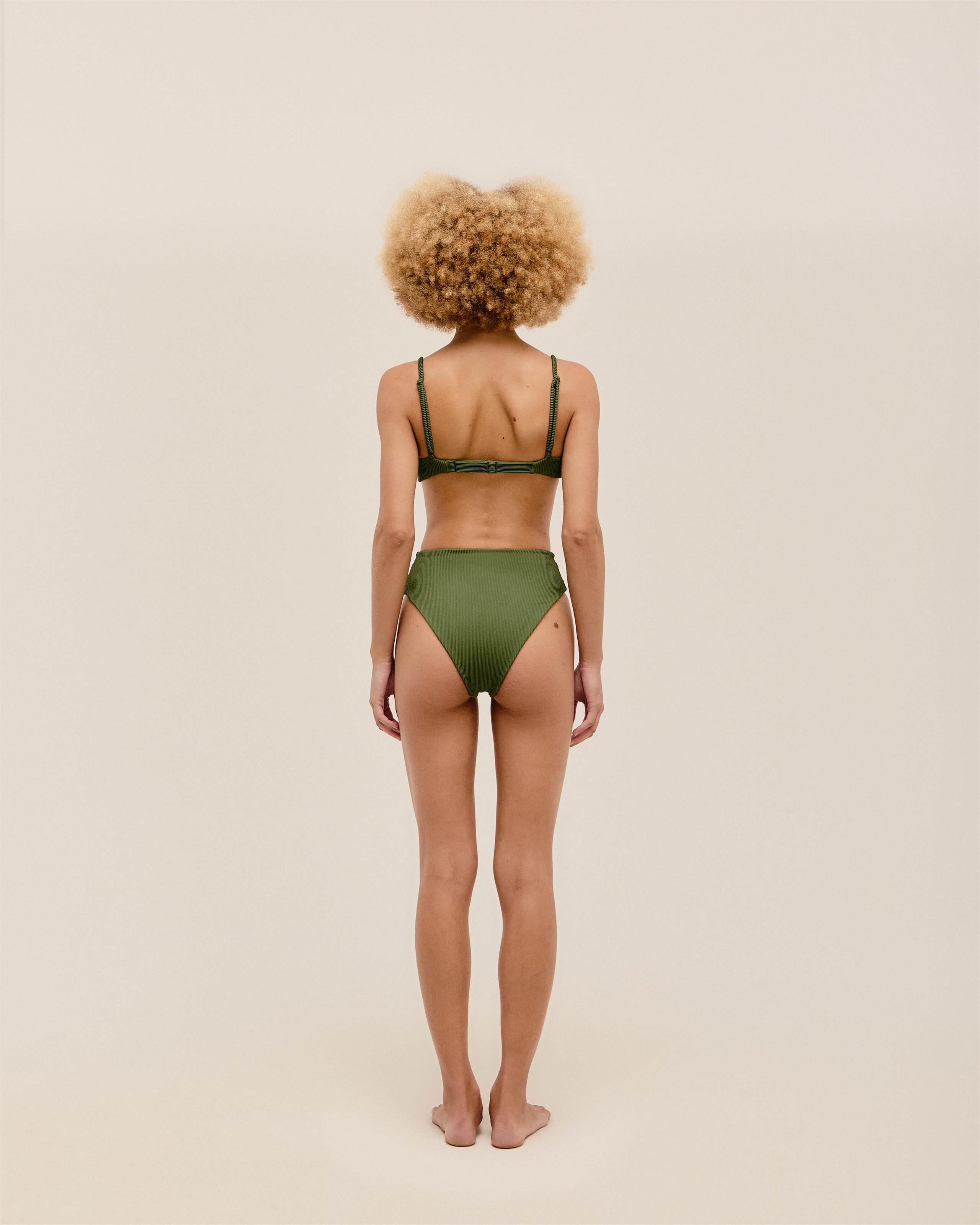 Hotpants Classica Nervura Verde Oliva