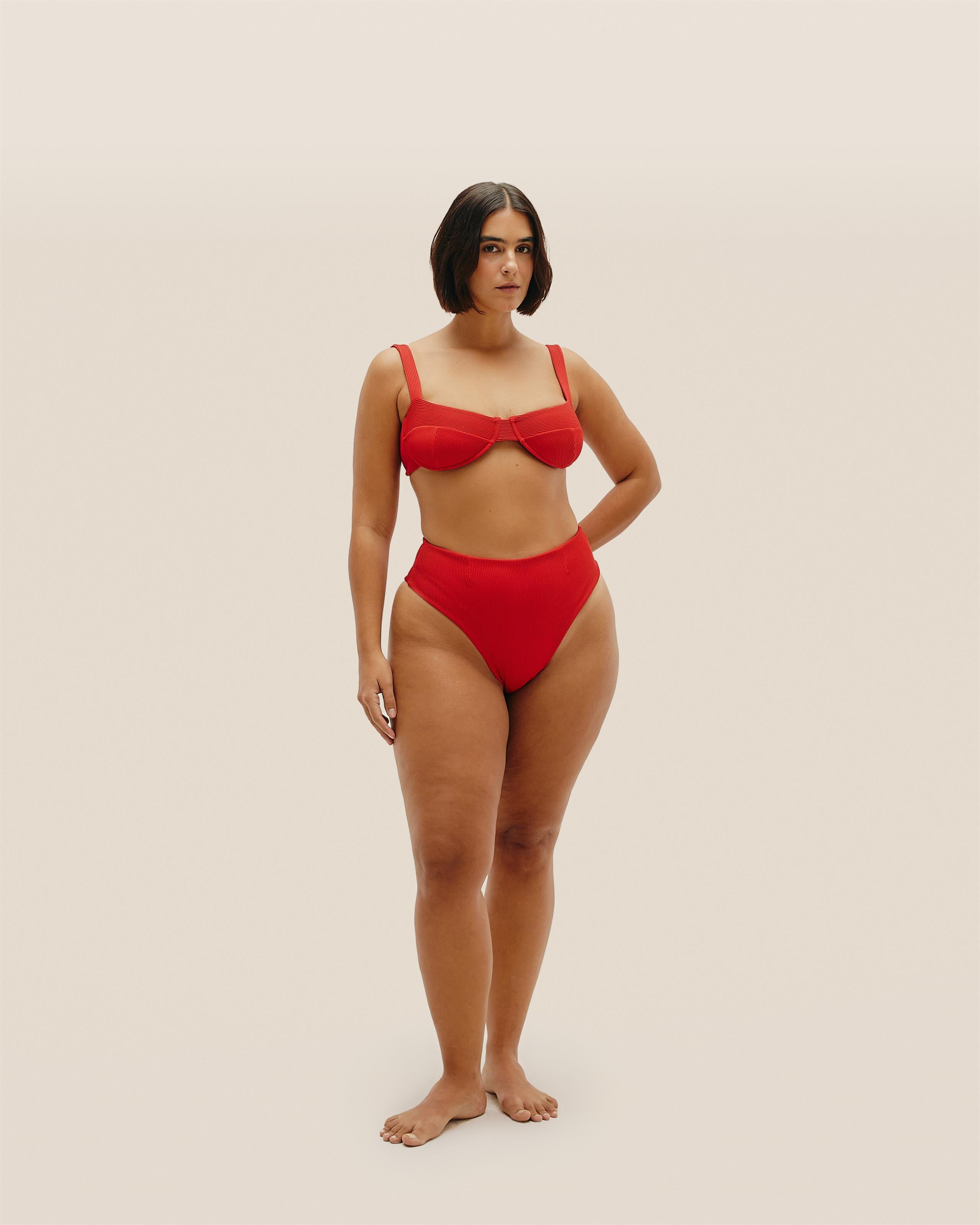 Hotpants Clássica Nervura Vermelho Desvio