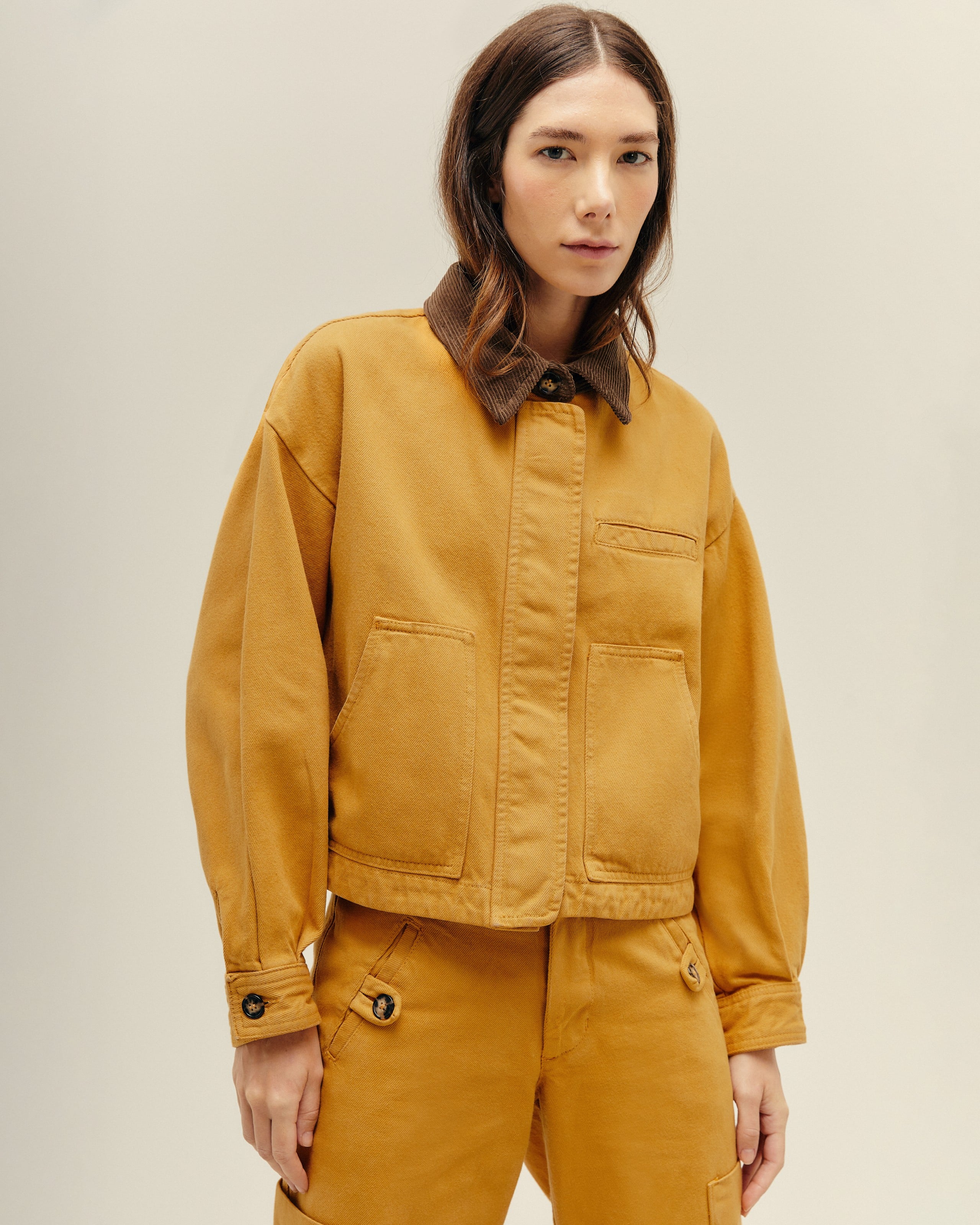 Jaqueta Bomber com Gola Mostarda