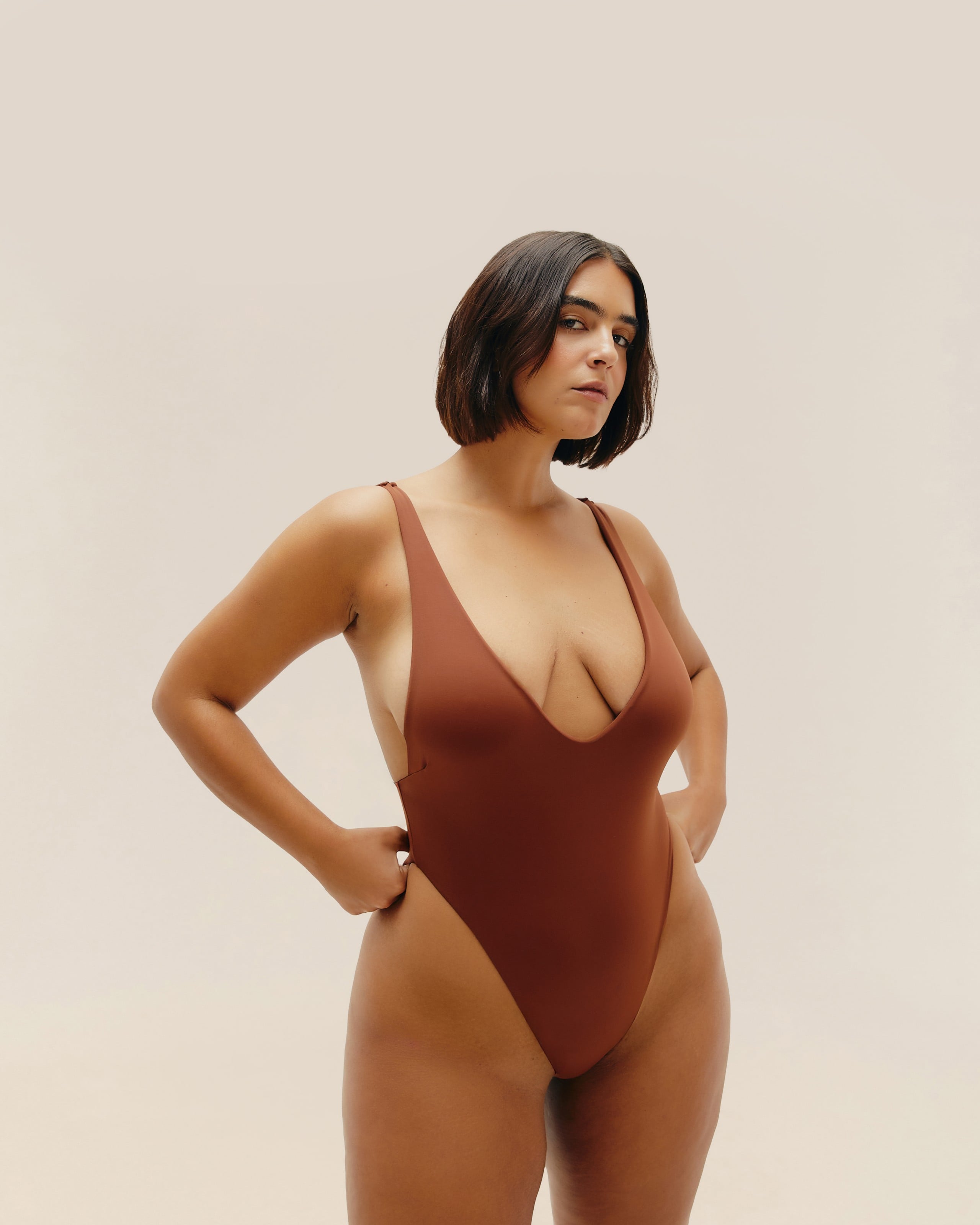 Maiô Bella Marrom Meio Tom