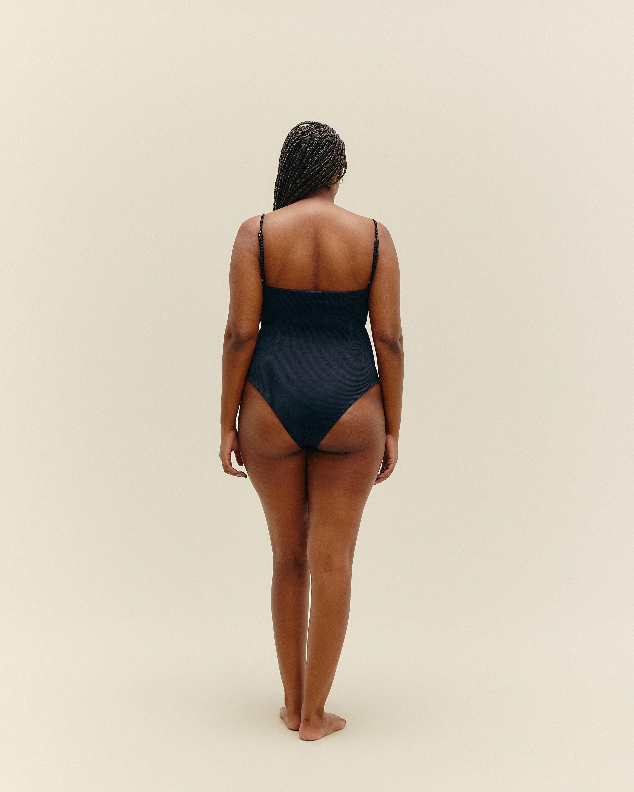 Maiô Mônica Nervura Preto