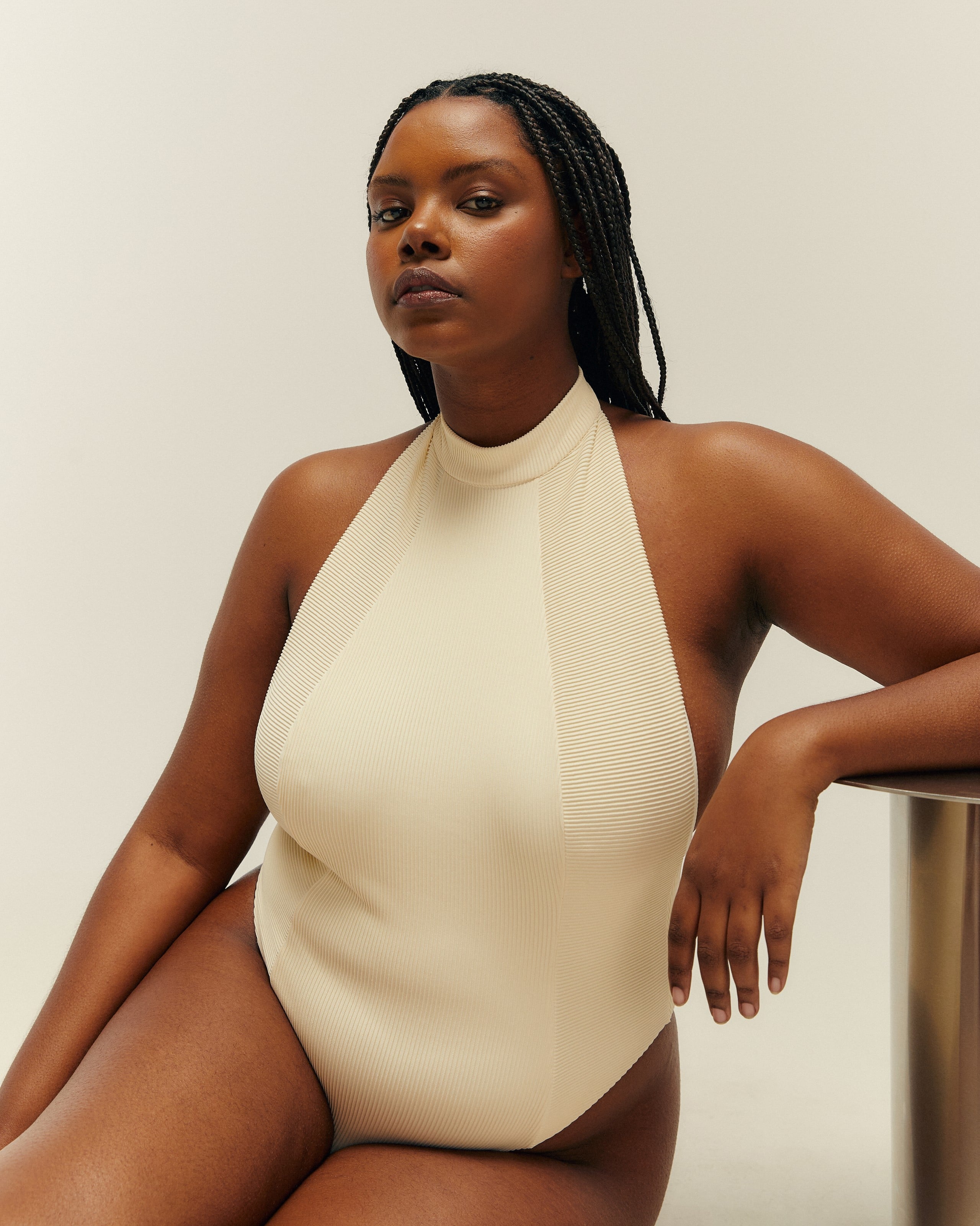 Maiô Suzana Nervura Argila Branca