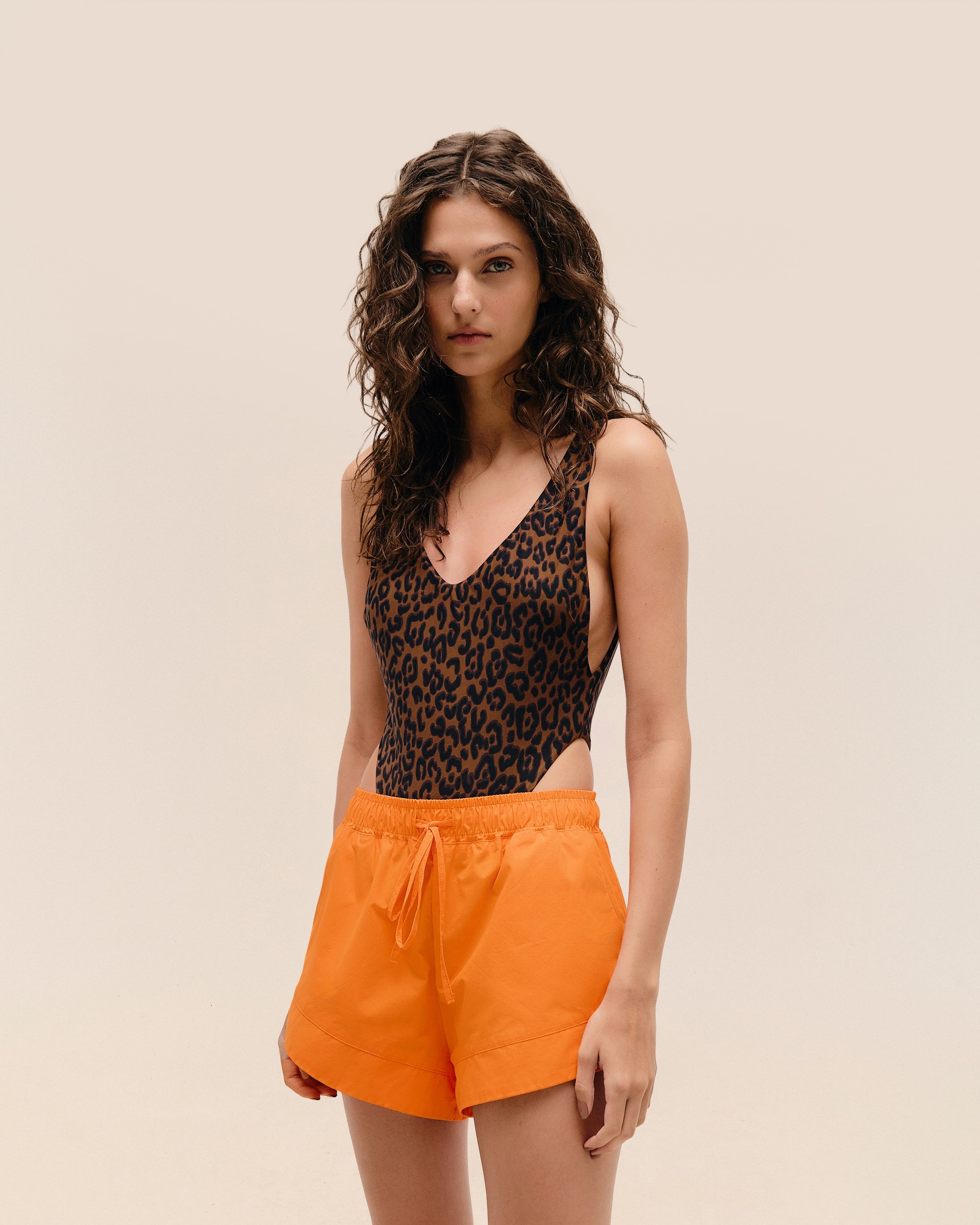 Short Asa Delta Laranja Mandarina