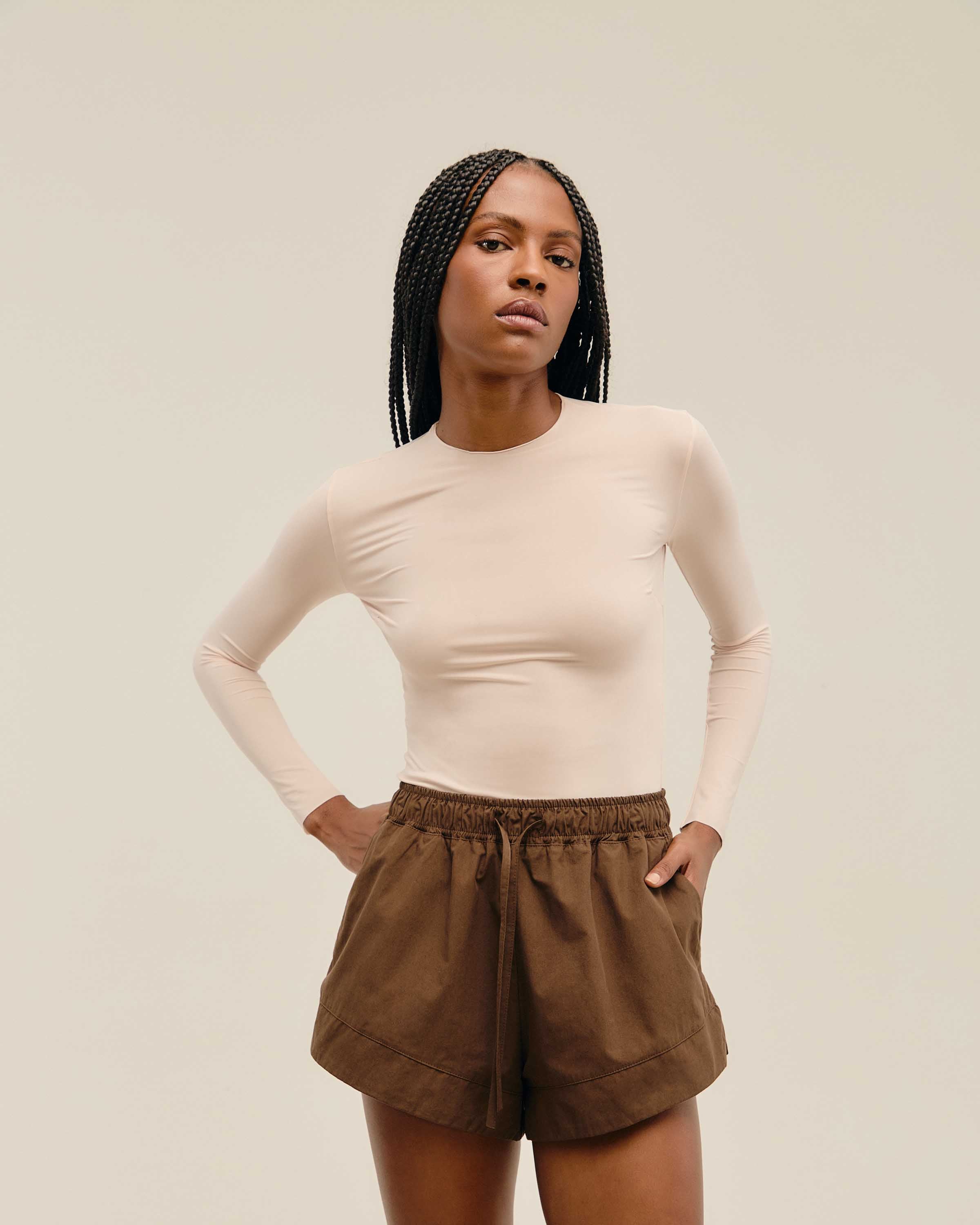 Short Asa Delta Marrom Brauna