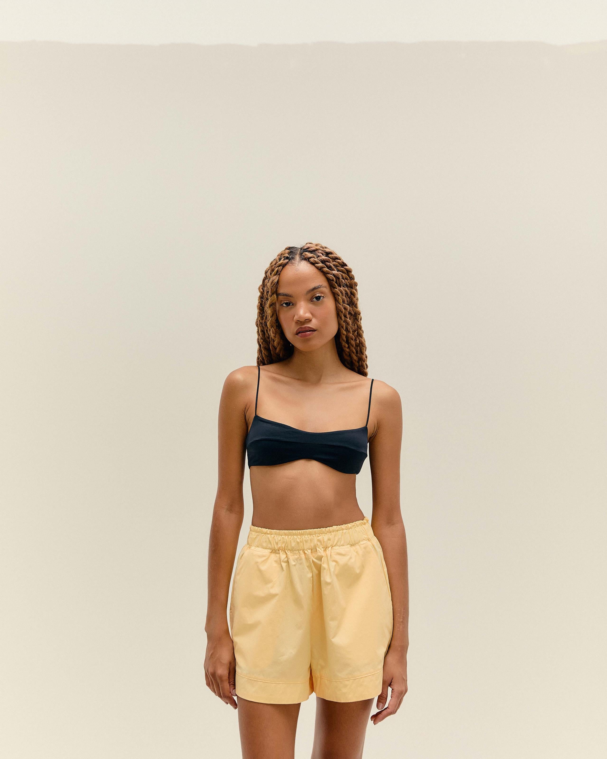 Short Gabriela Amarelo Feixe