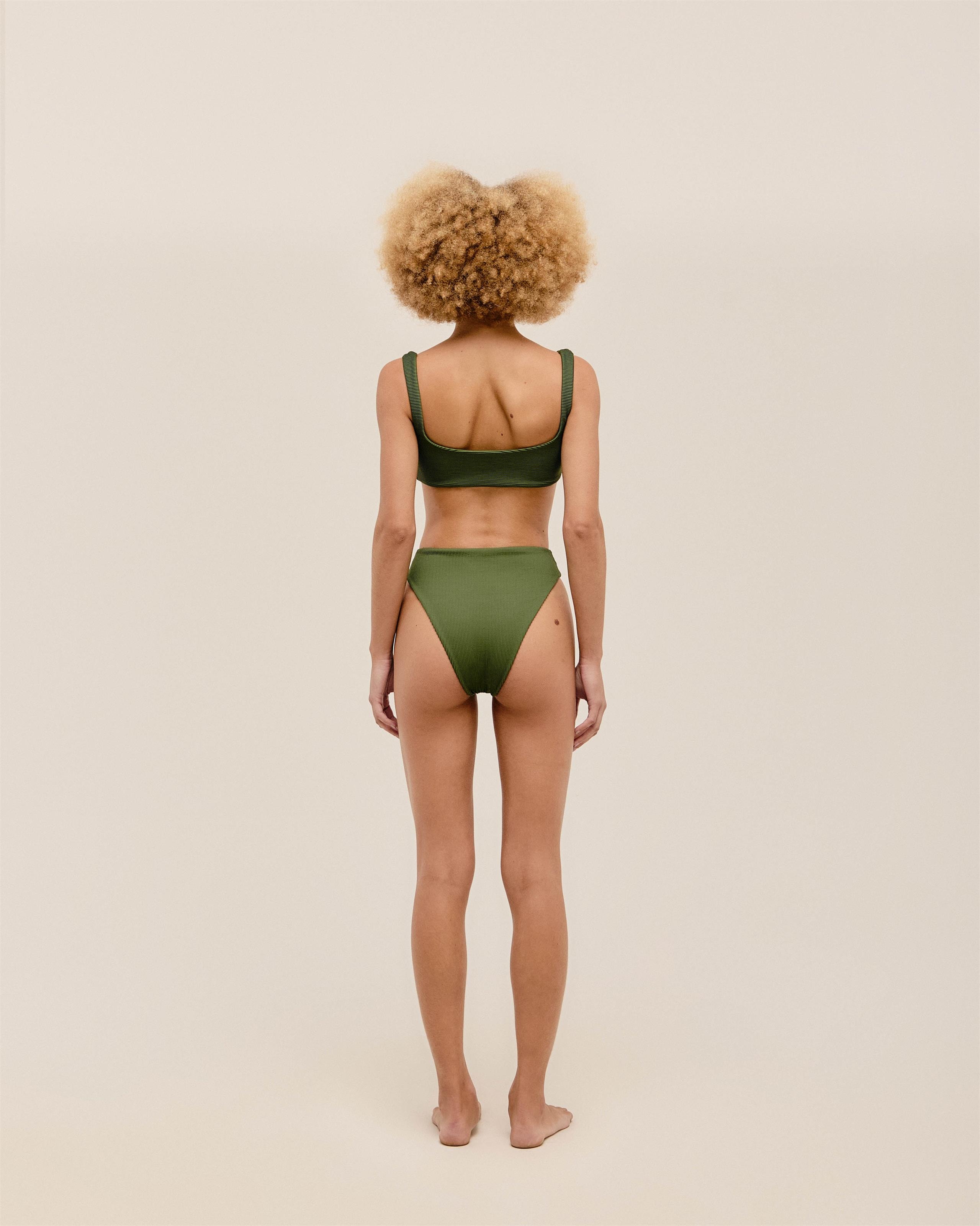 Top Gabi Nervura Verde Oliva