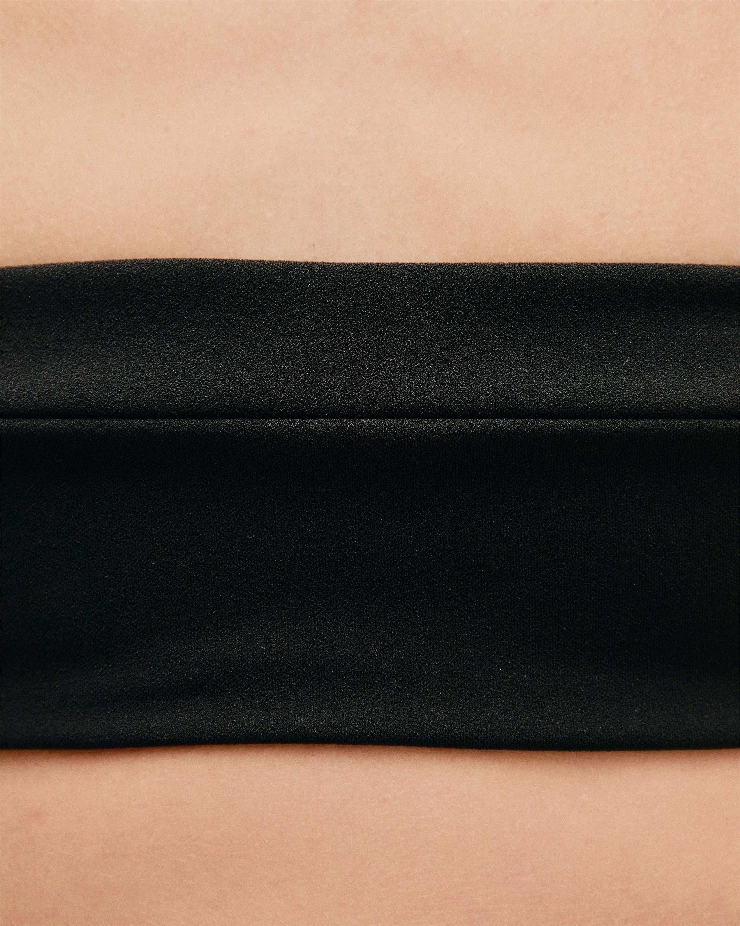 Top Gabi Reto Crepe Preto