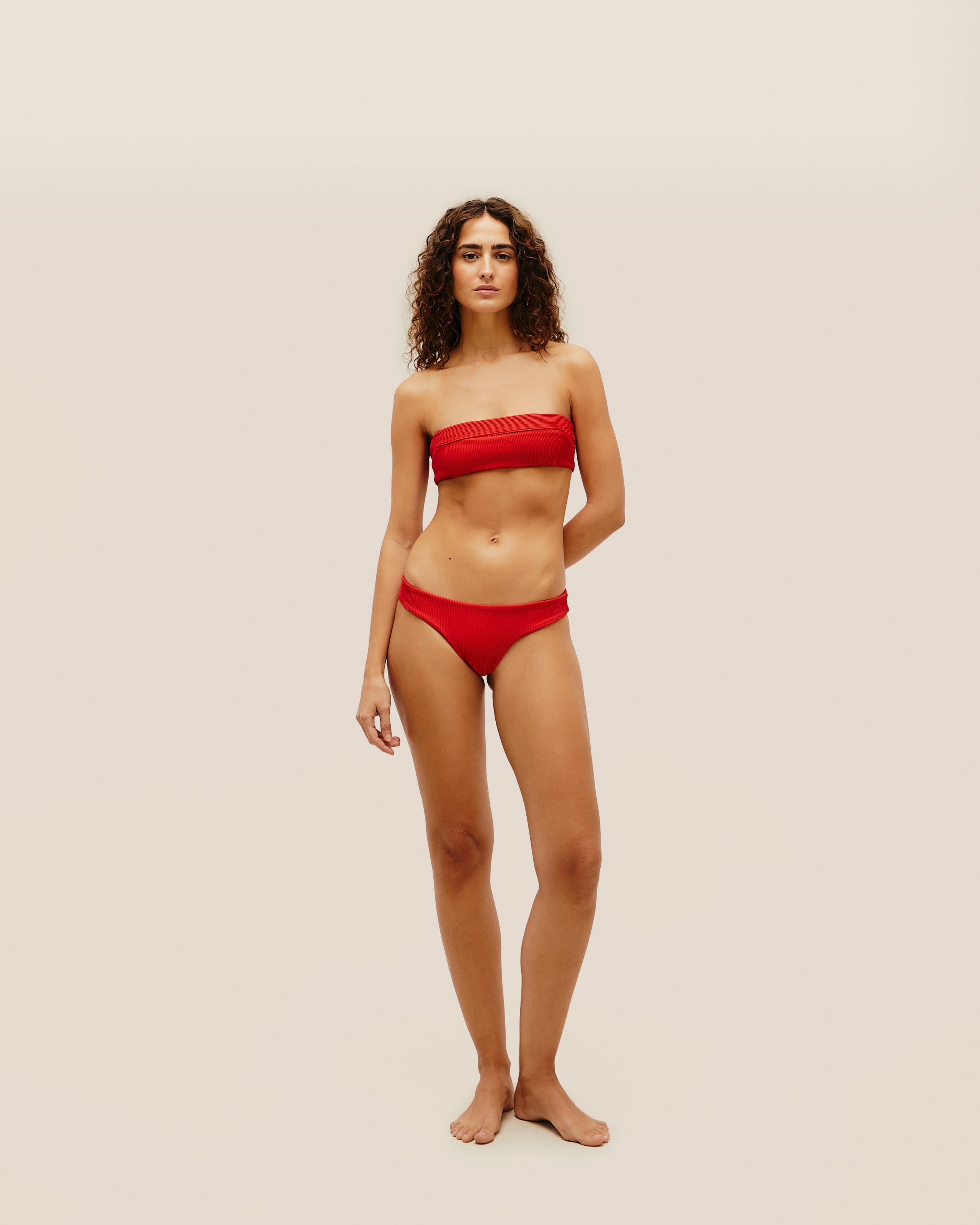 Top Gabi Reto Nervura Vermelho Desvio