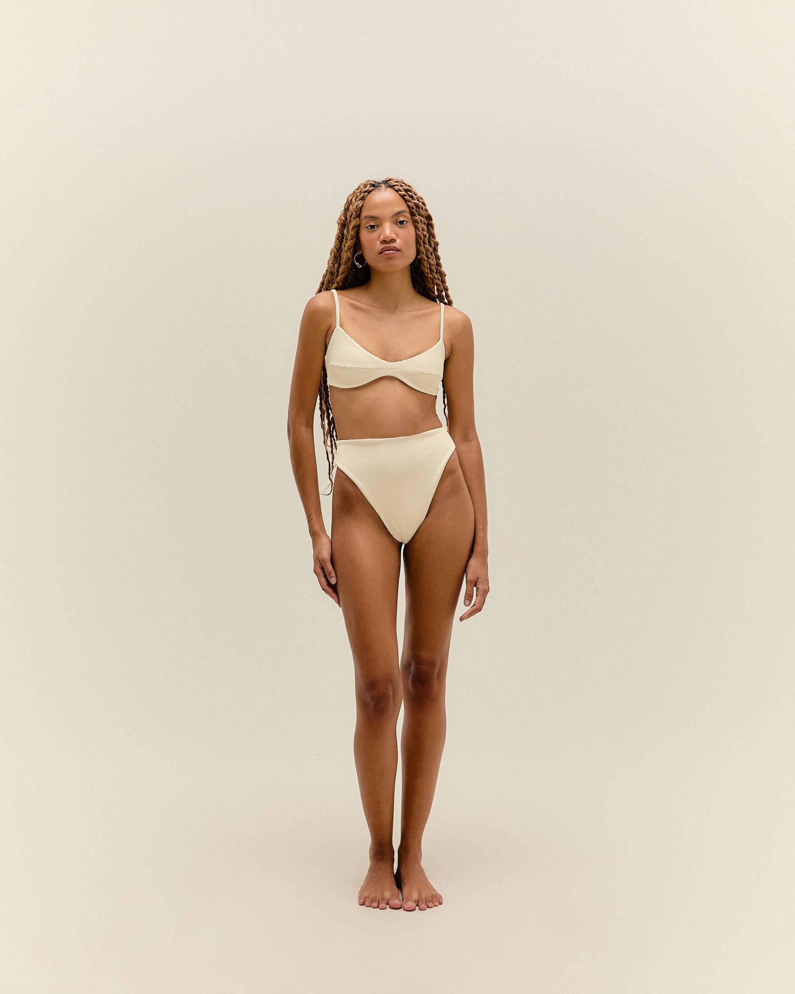 Top Mônica Nervura Regulável Argila Branca