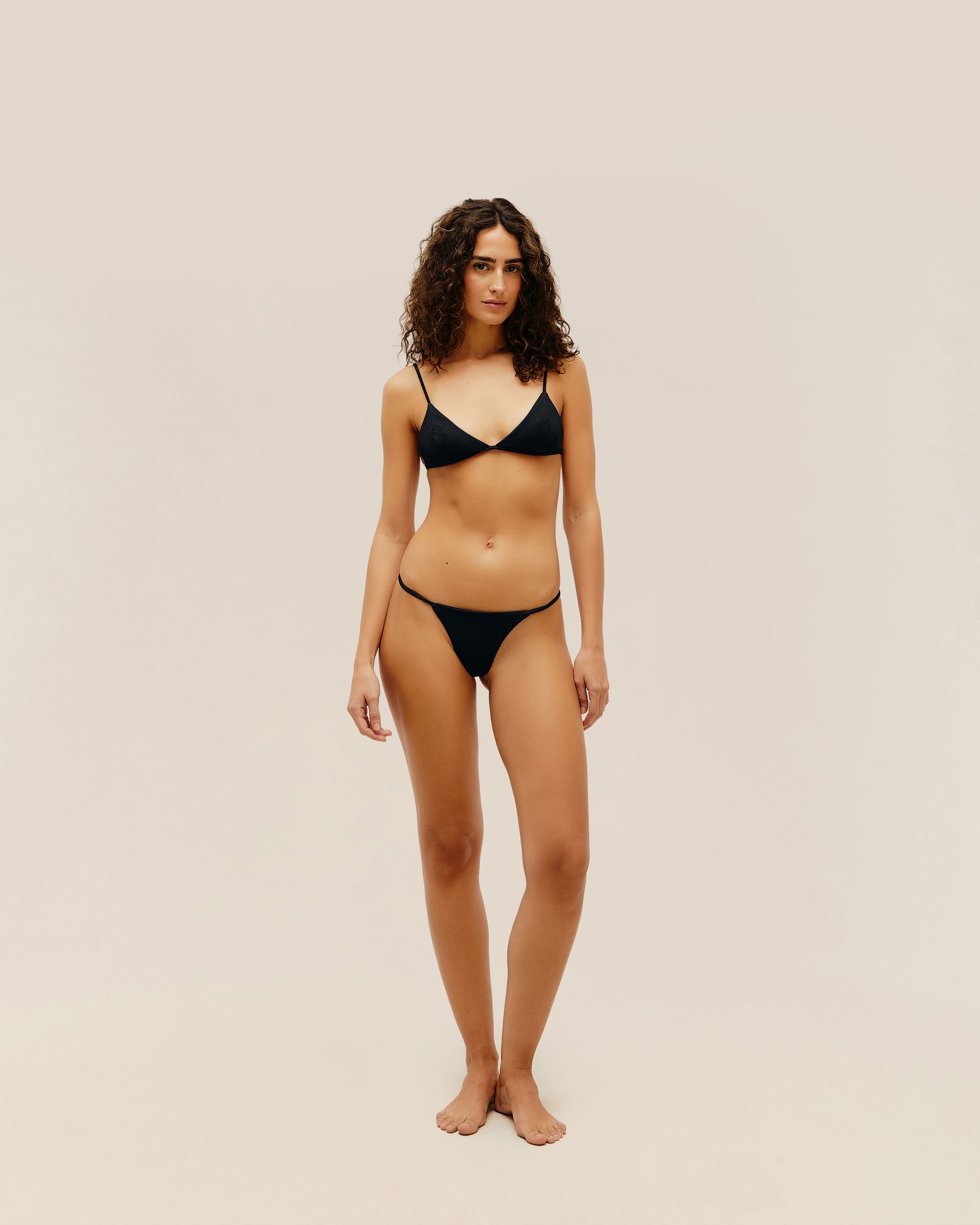 Top Olivia Recorte Nervura Preto