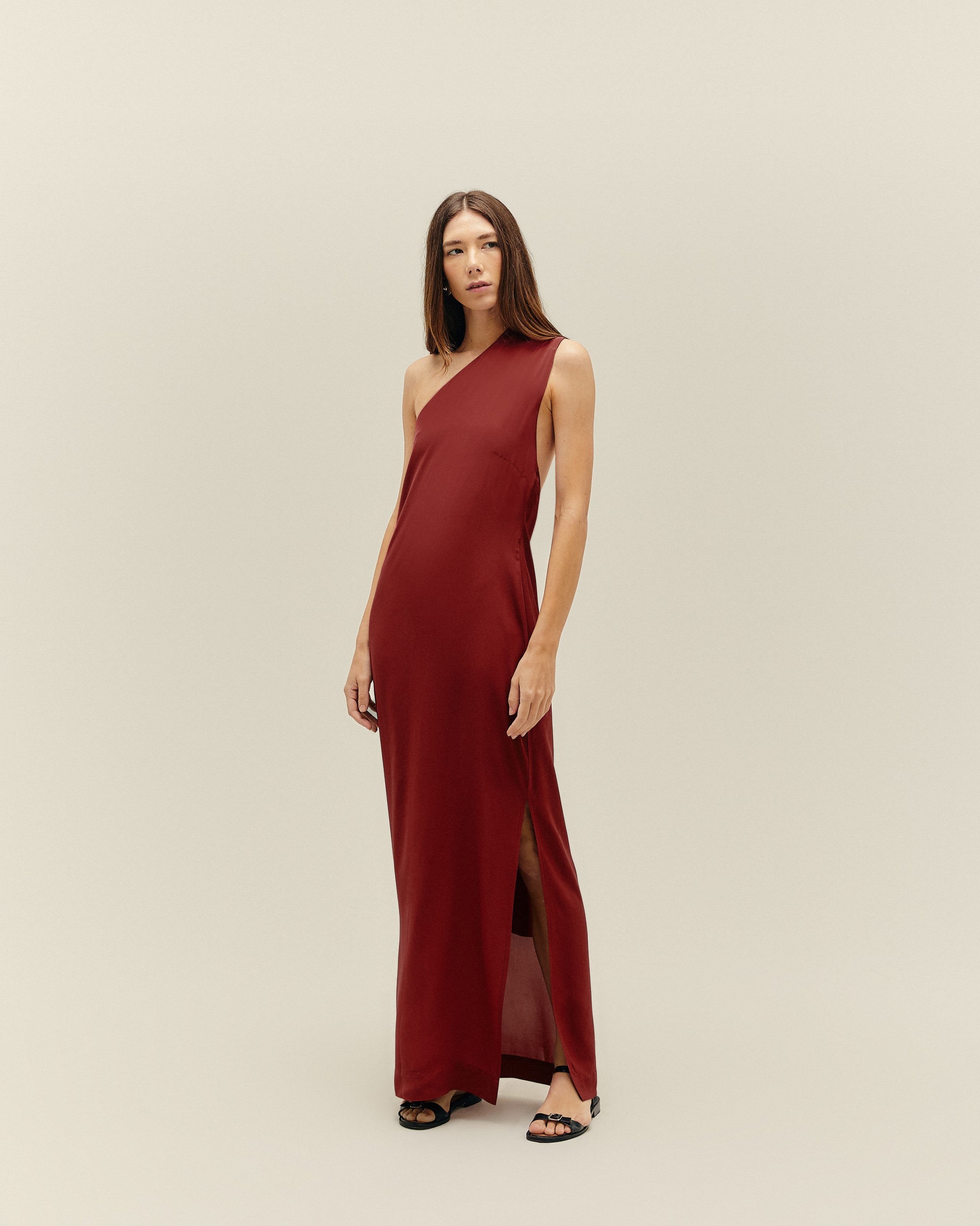 Vestido Angelina Longo Vinho Marsala
