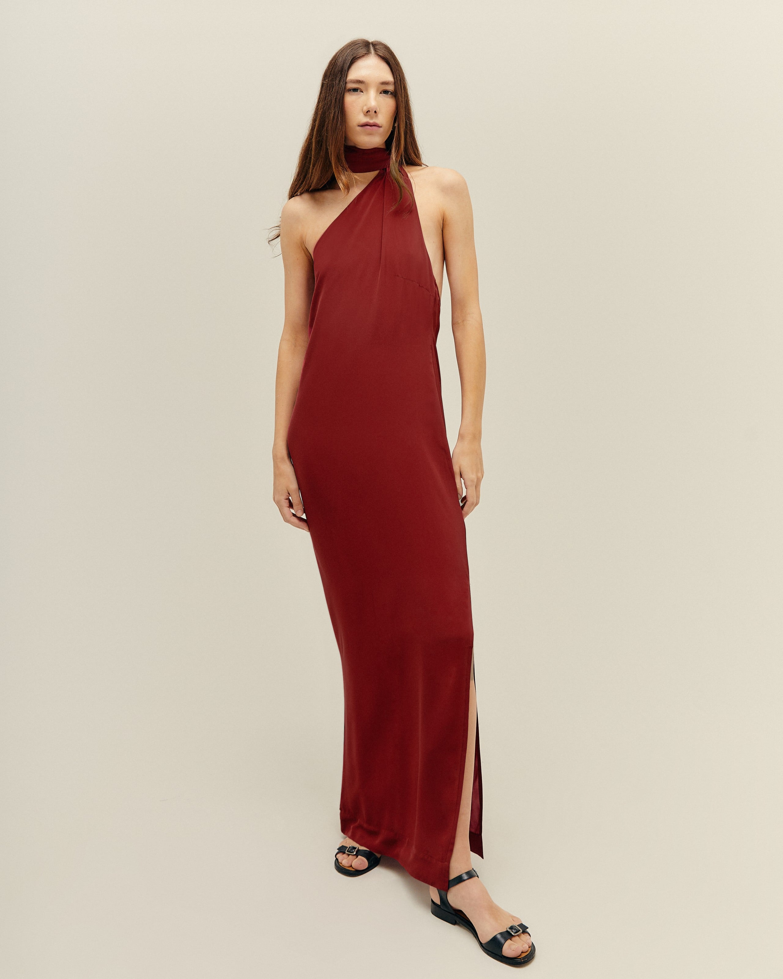 Vestido Angelina Longo Vinho Marsala