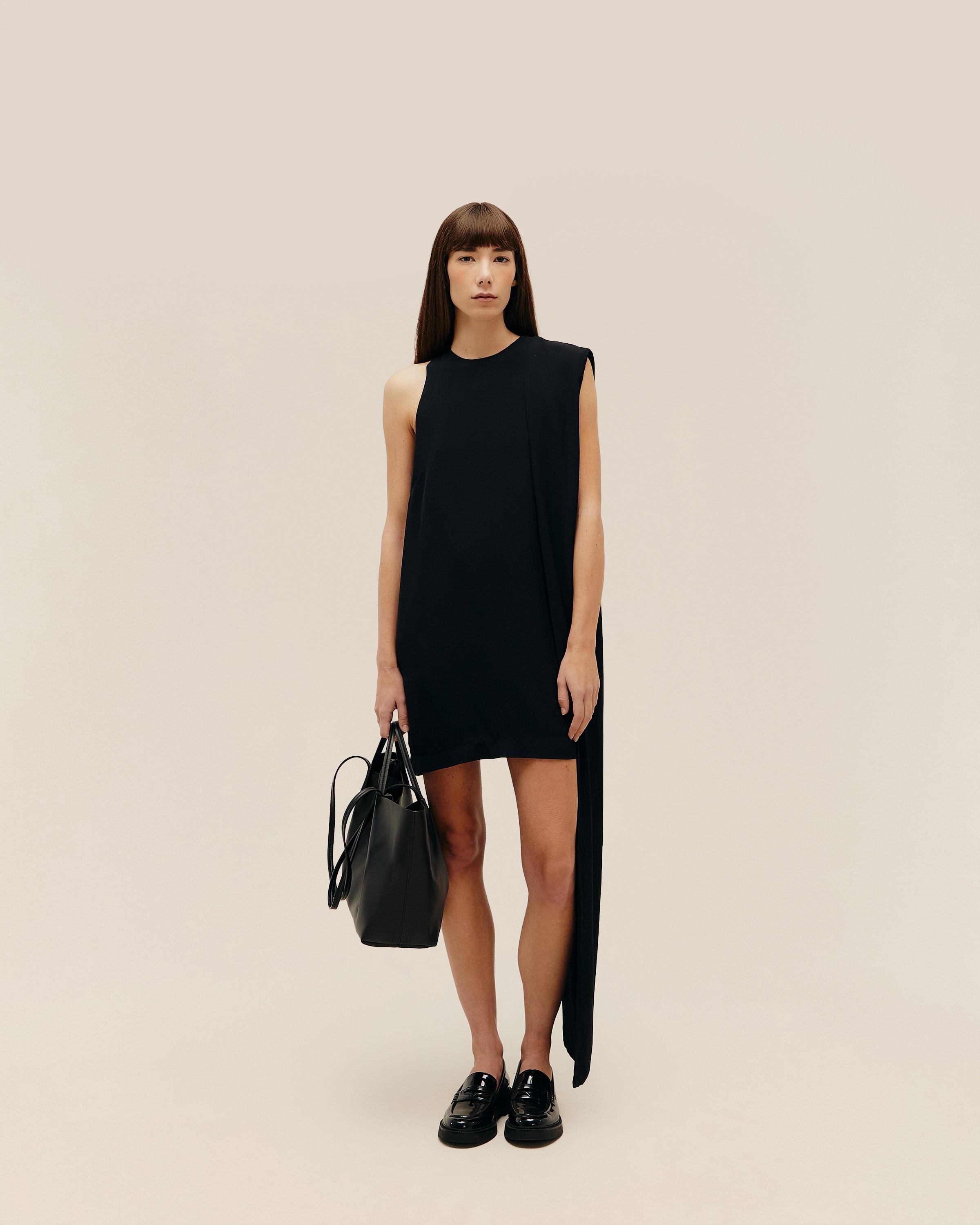 Vestido Assimetrico Preto