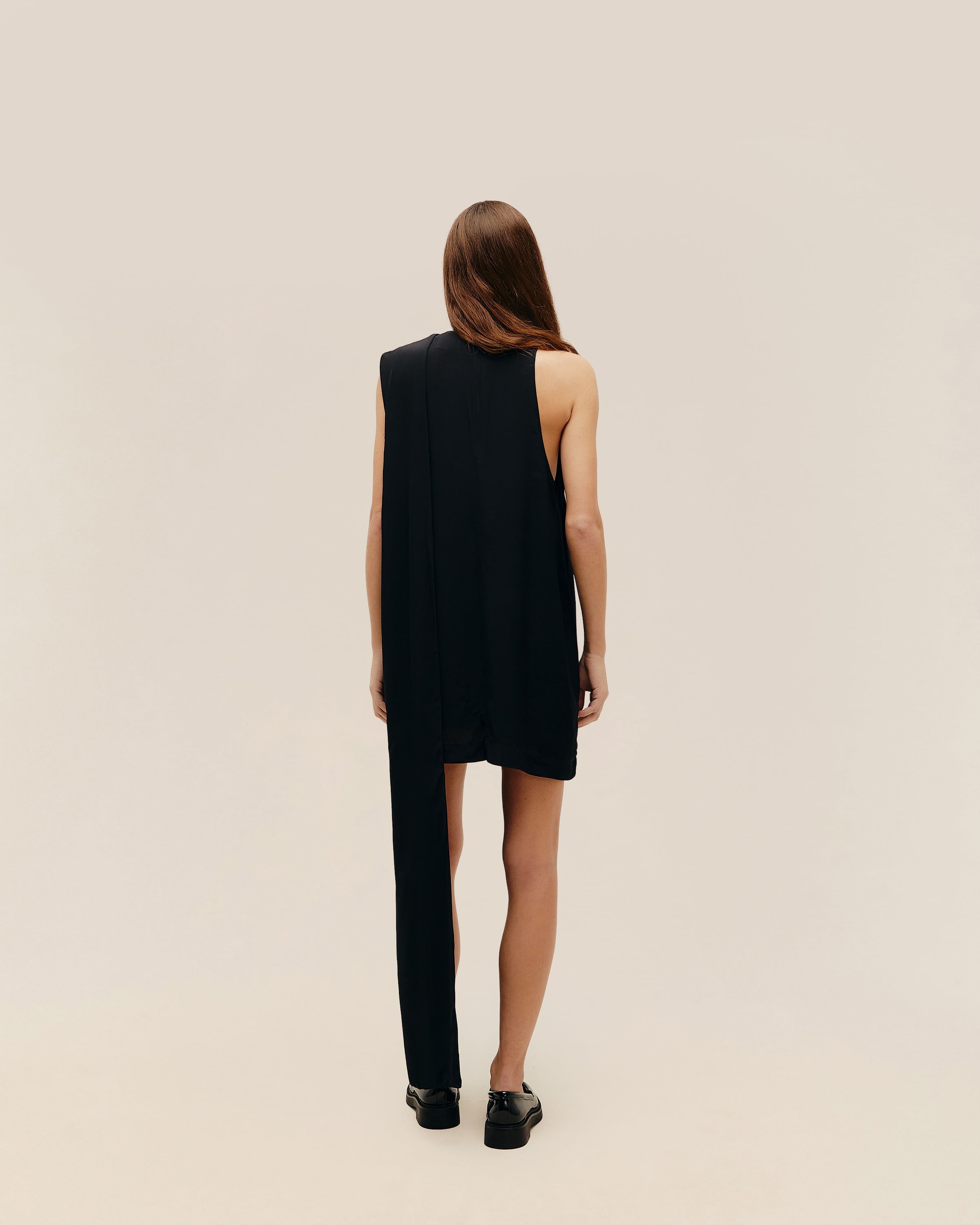 Vestido Assimetrico Preto