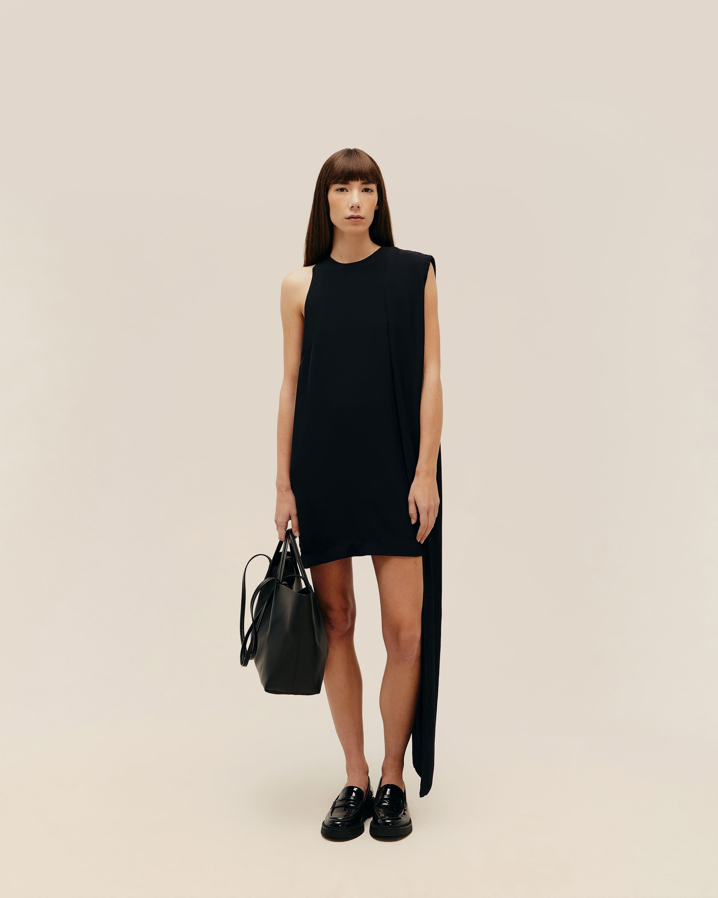 Vestido Assimetrico Preto