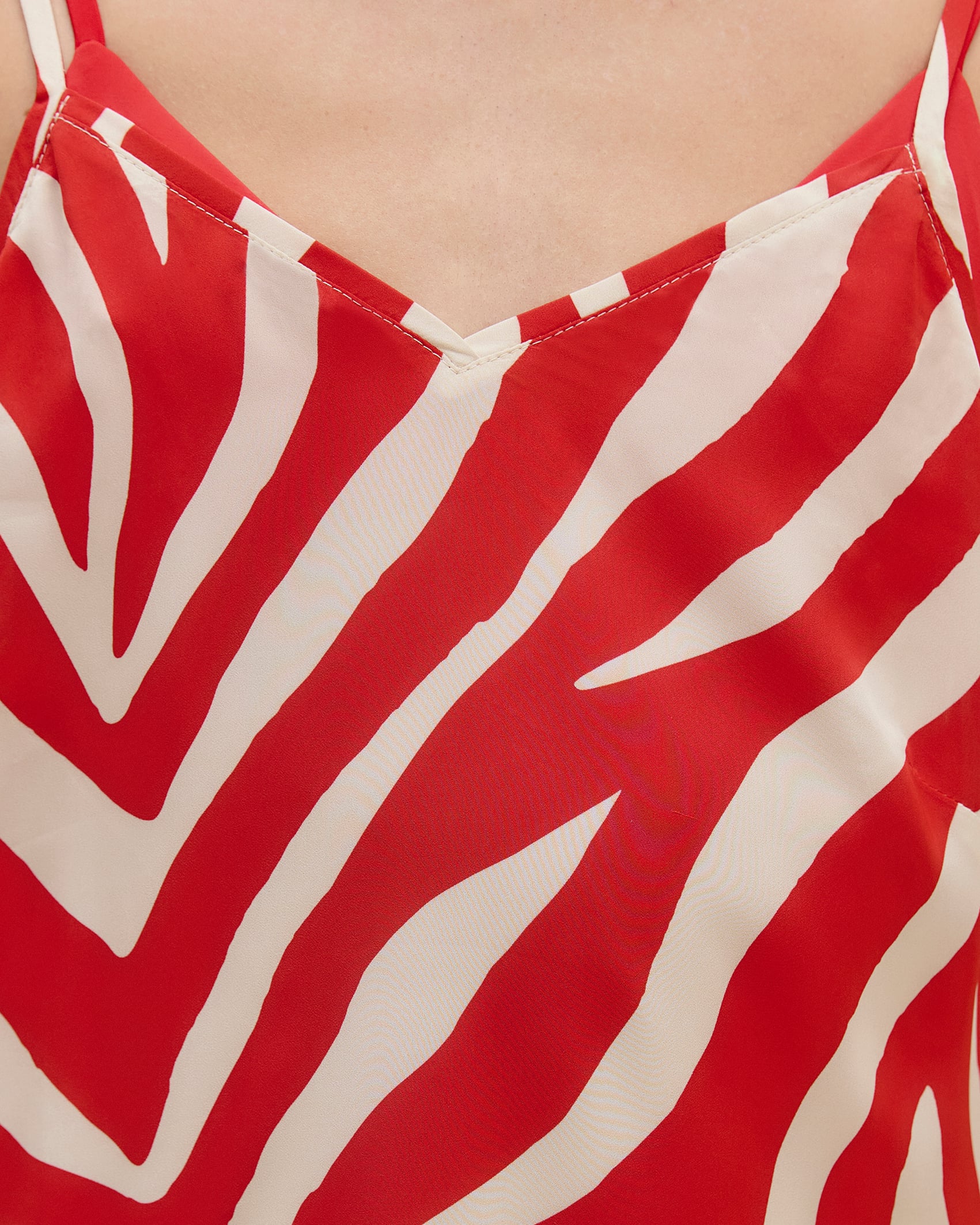 Vestido Camisola Mini Zebra Diagonal Vermelha