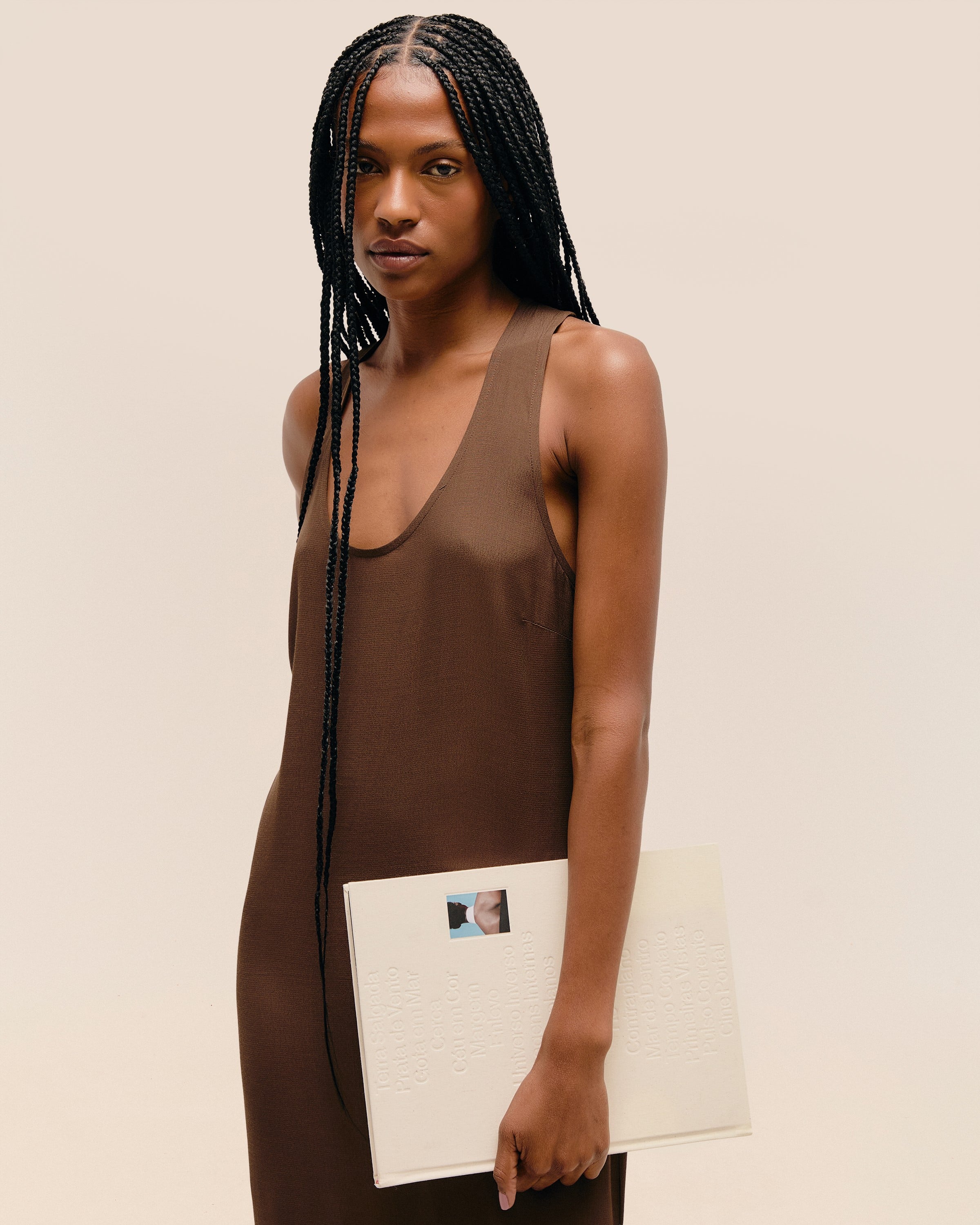 Vestido Decote u Longo Marrom Brauna