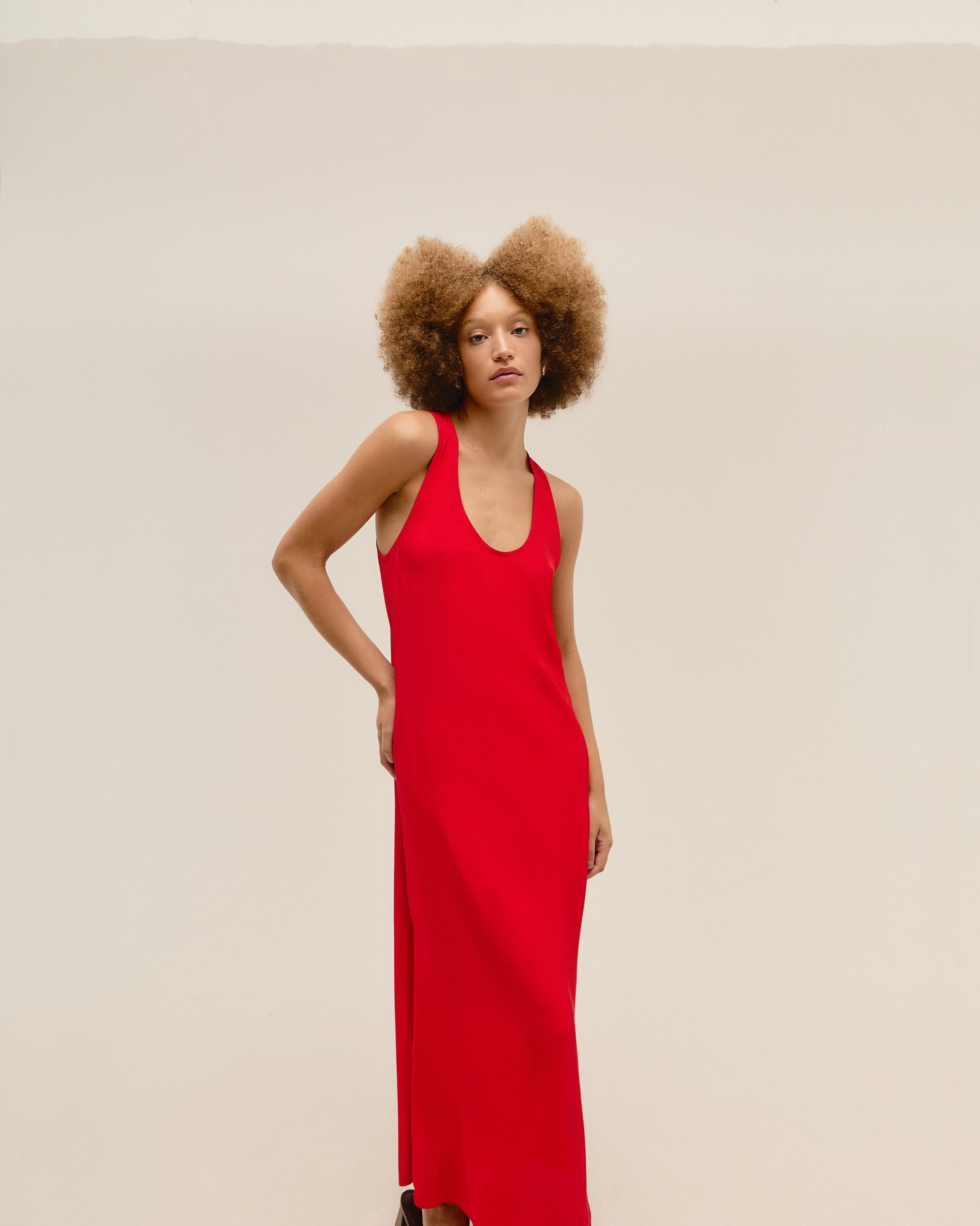 Vestido Decote U Longo Vermelho Desvio