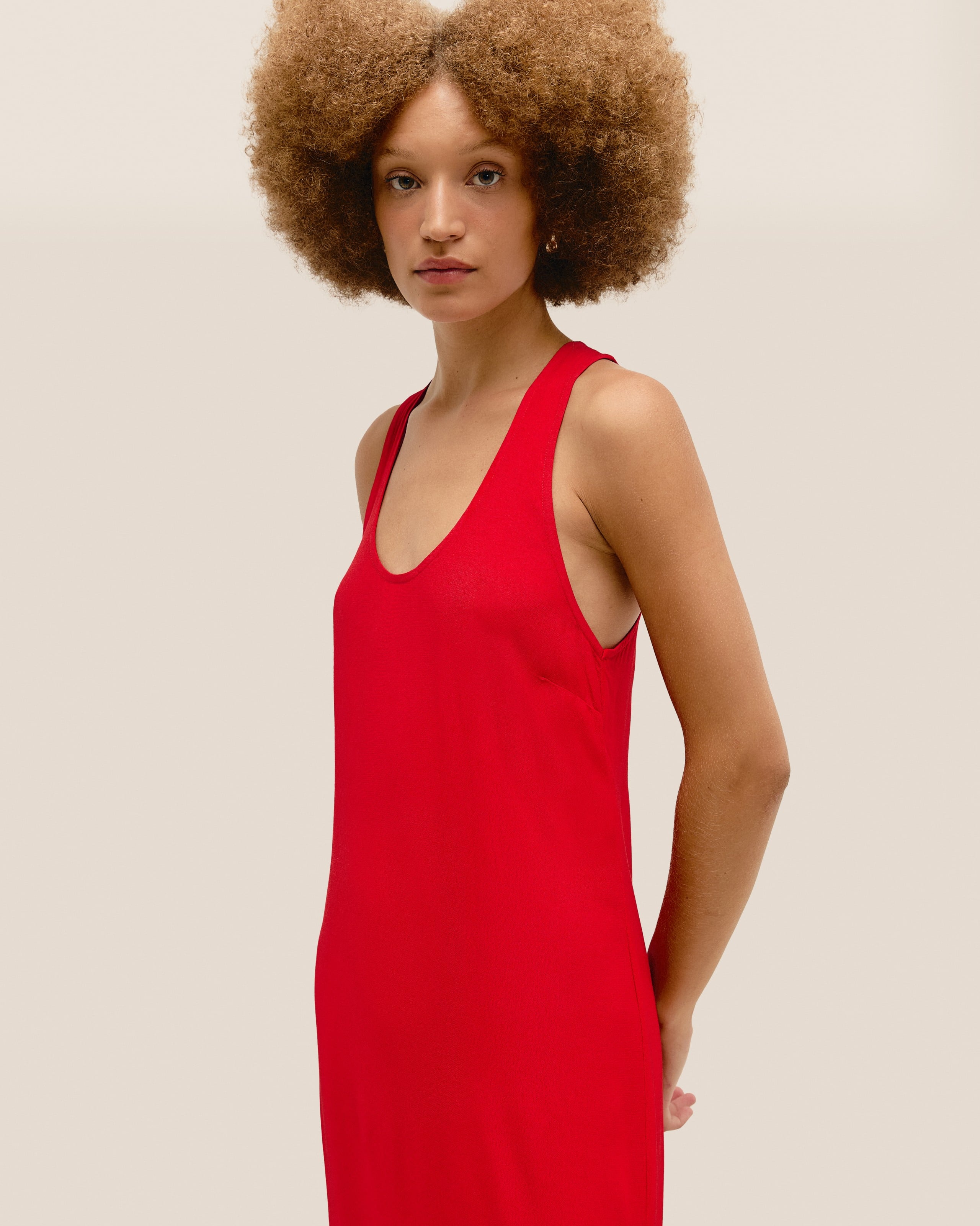 Vestido Decote U Longo Vermelho Desvio