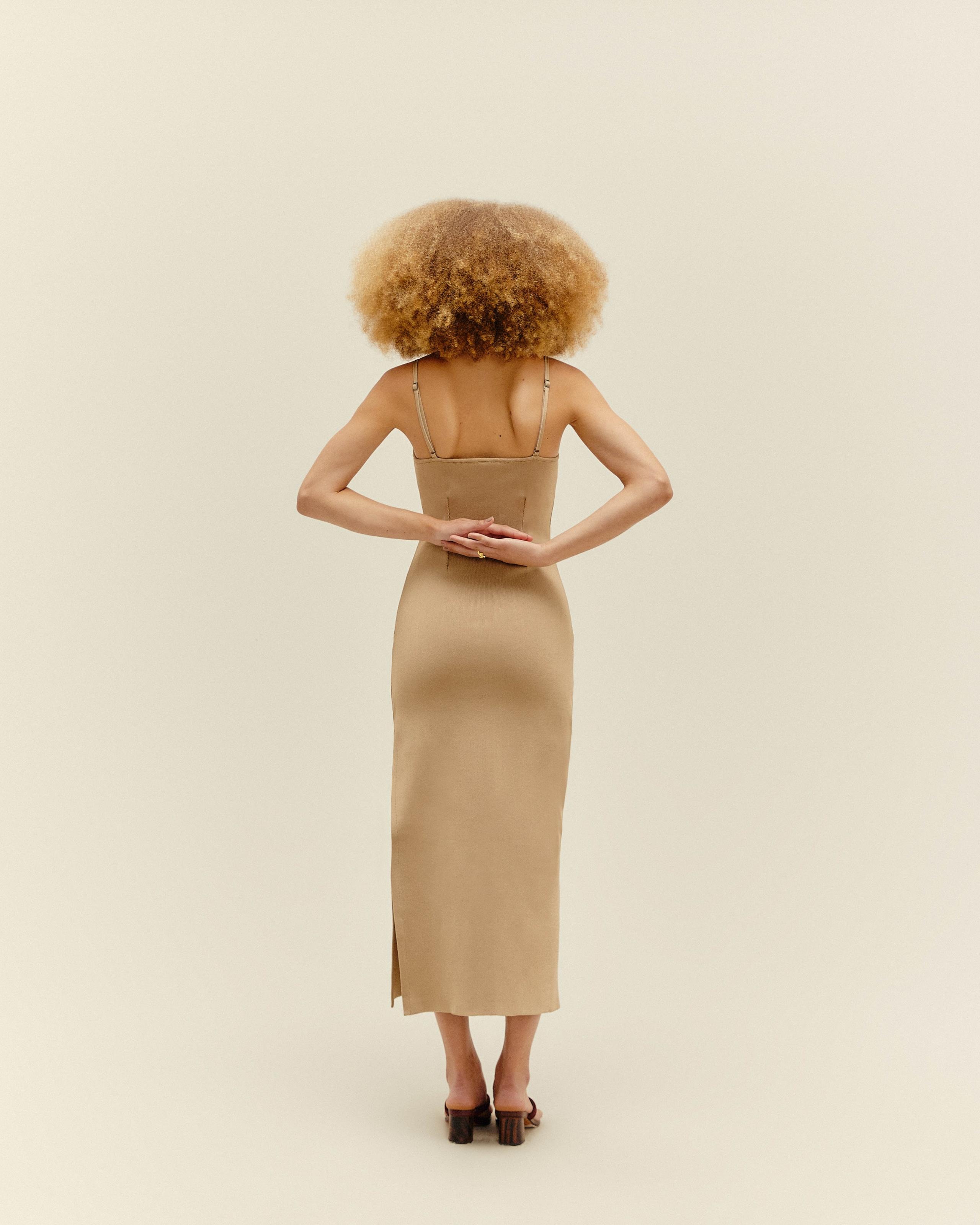 Vestido Meia Taça Canal Tricot Bege